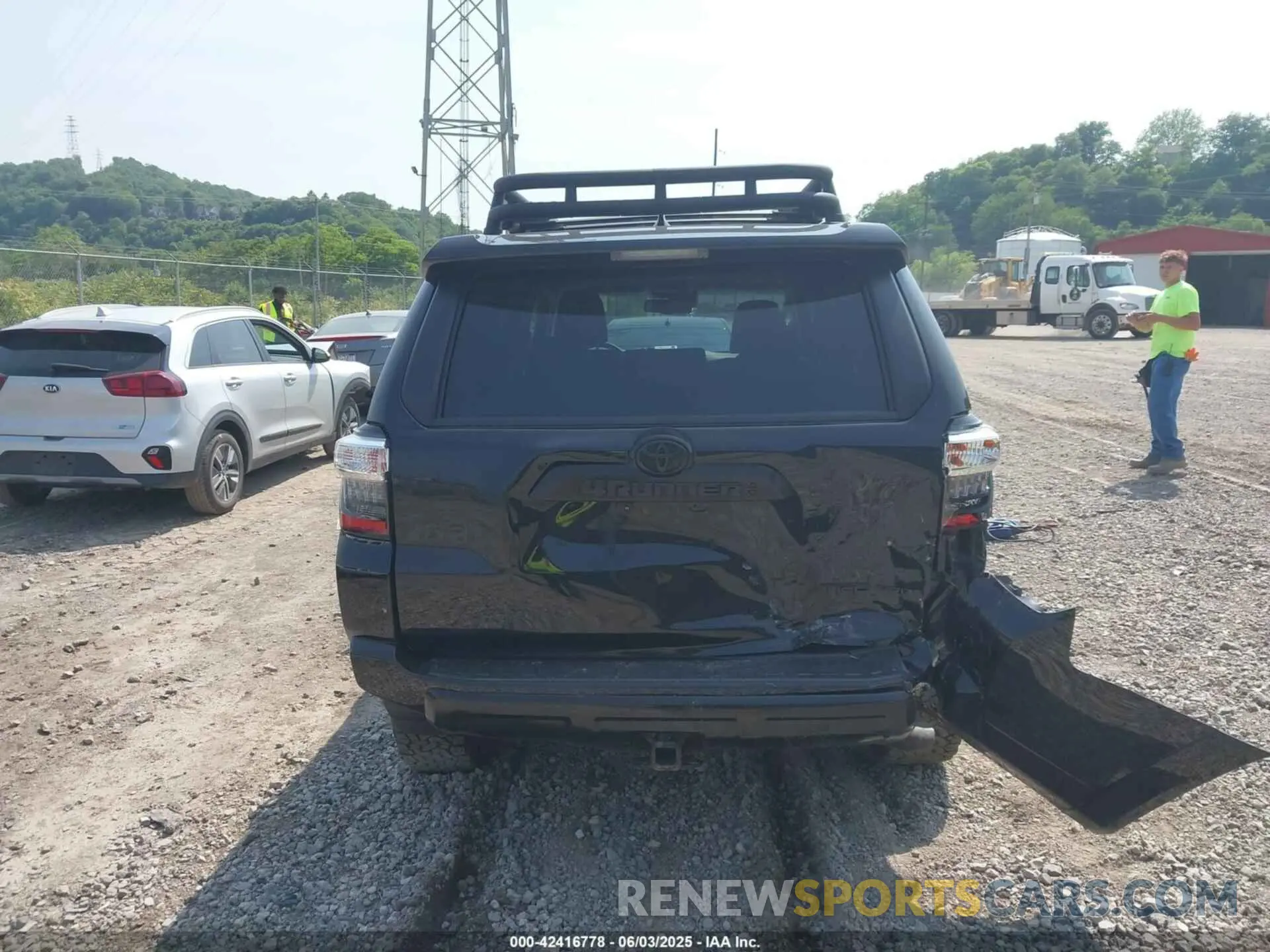 16 Photograph of a damaged car JTELU5JR3M5870244 TOYOTA 4RUNNER 2021