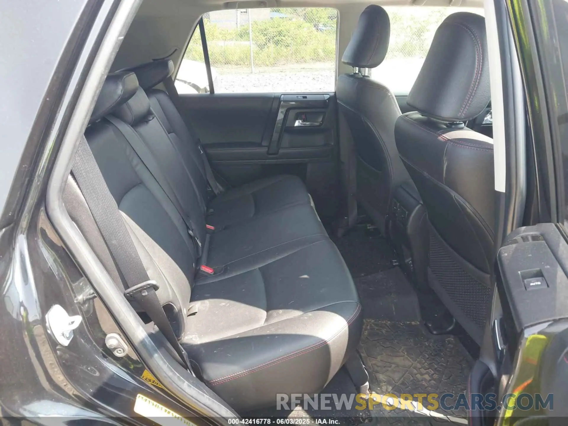 8 Photograph of a damaged car JTELU5JR3M5870244 TOYOTA 4RUNNER 2021