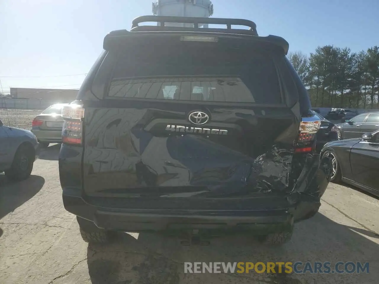 6 Photograph of a damaged car JTELU5JR5M5870858 TOYOTA 4RUNNER 2021