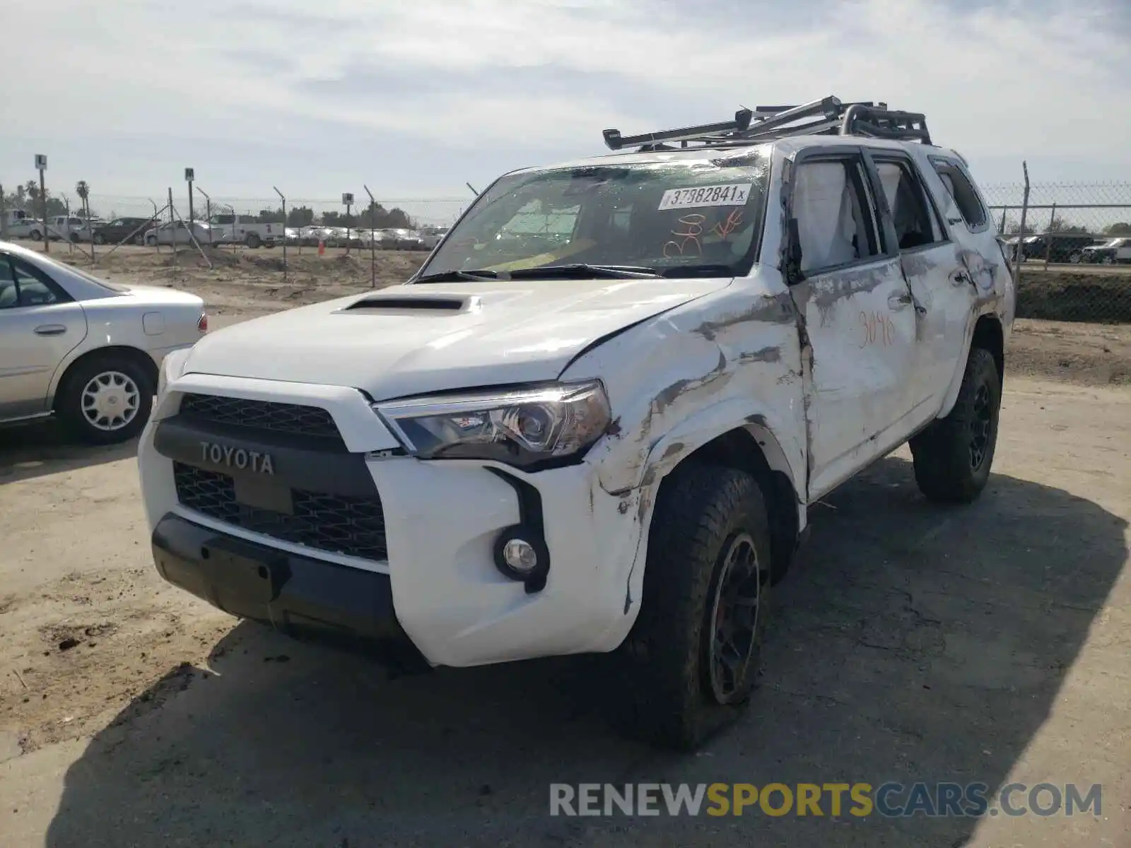 2 Photograph of a damaged car JTELU5JR6M5893405 TOYOTA 4RUNNER 2021