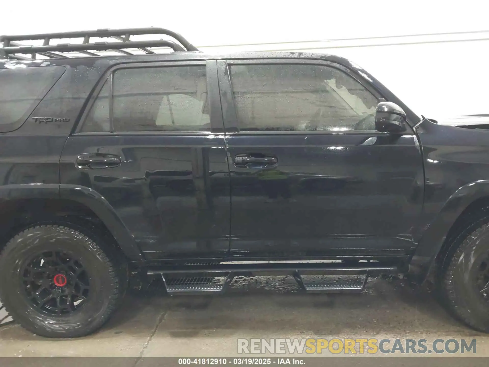 13 Photograph of a damaged car JTELU5JRXM5908553 TOYOTA 4RUNNER 2021