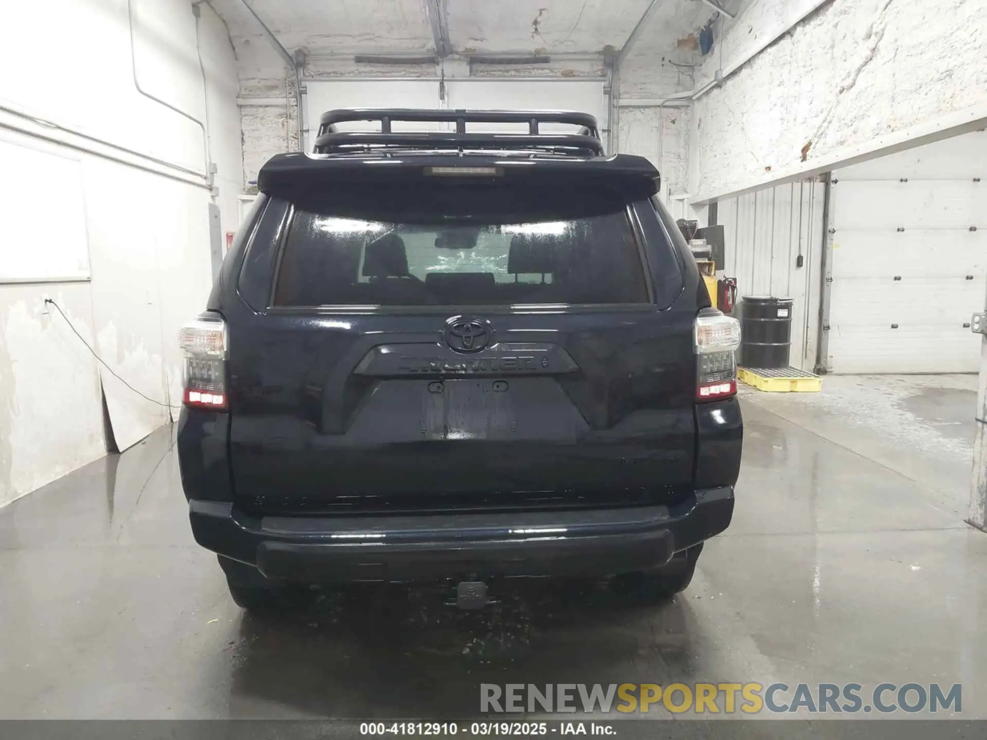 16 Photograph of a damaged car JTELU5JRXM5908553 TOYOTA 4RUNNER 2021