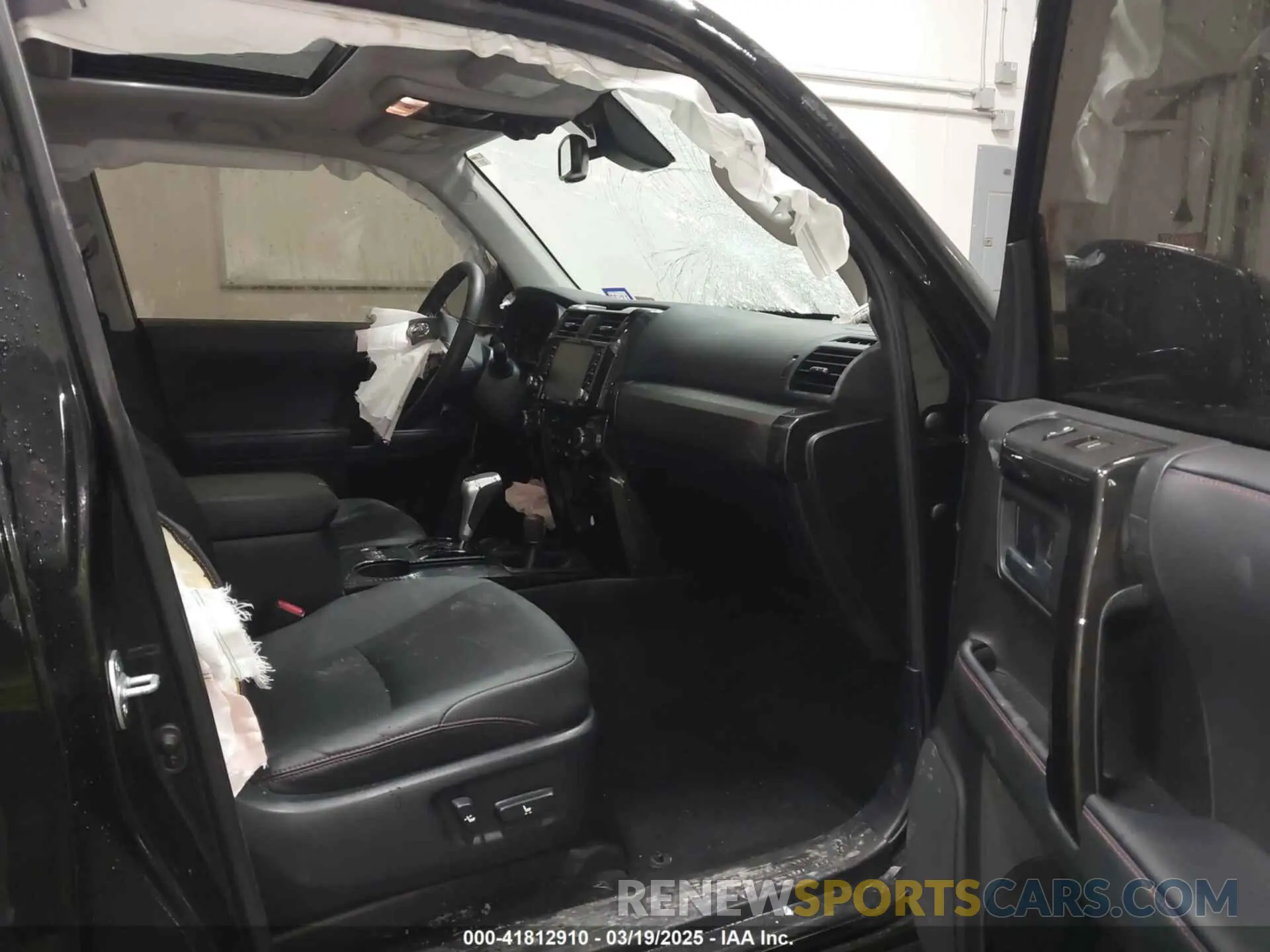 5 Photograph of a damaged car JTELU5JRXM5908553 TOYOTA 4RUNNER 2021