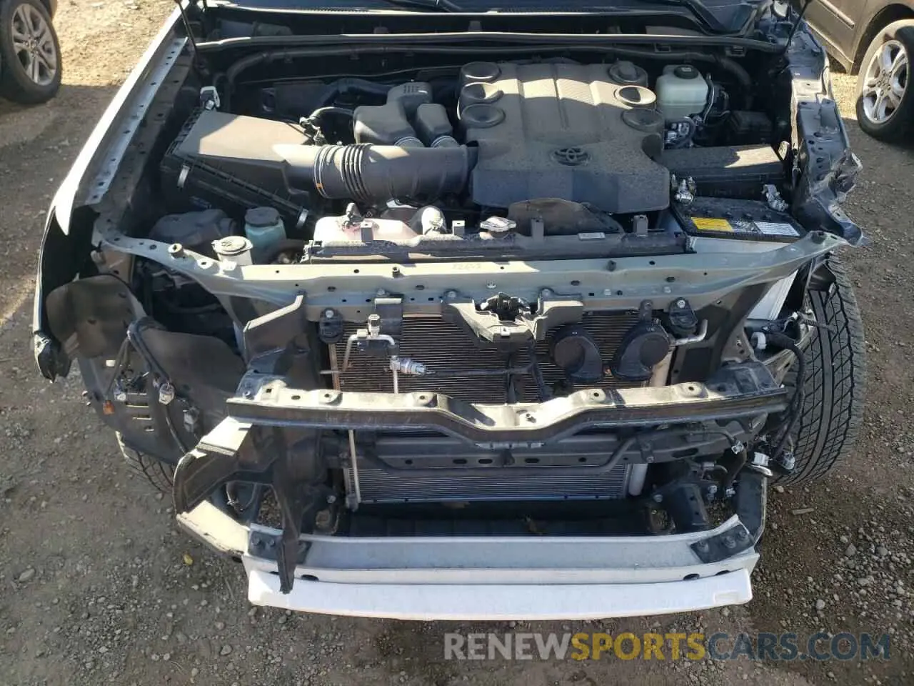 11 Photograph of a damaged car JTEMU5JR0M5868908 TOYOTA 4RUNNER 2021