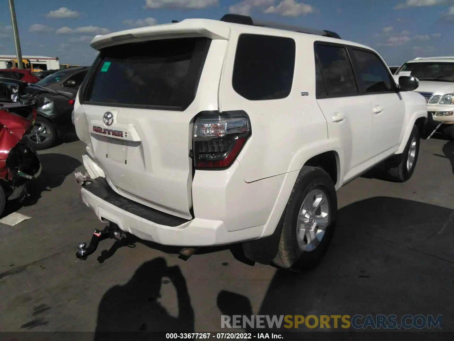 4 Photograph of a damaged car JTEMU5JR0M5903494 TOYOTA 4RUNNER 2021