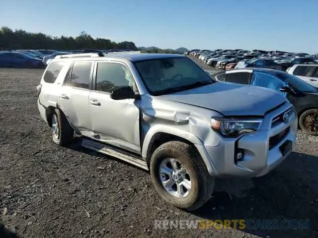 4 Photograph of a damaged car JTEMU5JR1M5901477 TOYOTA 4RUNNER 2021