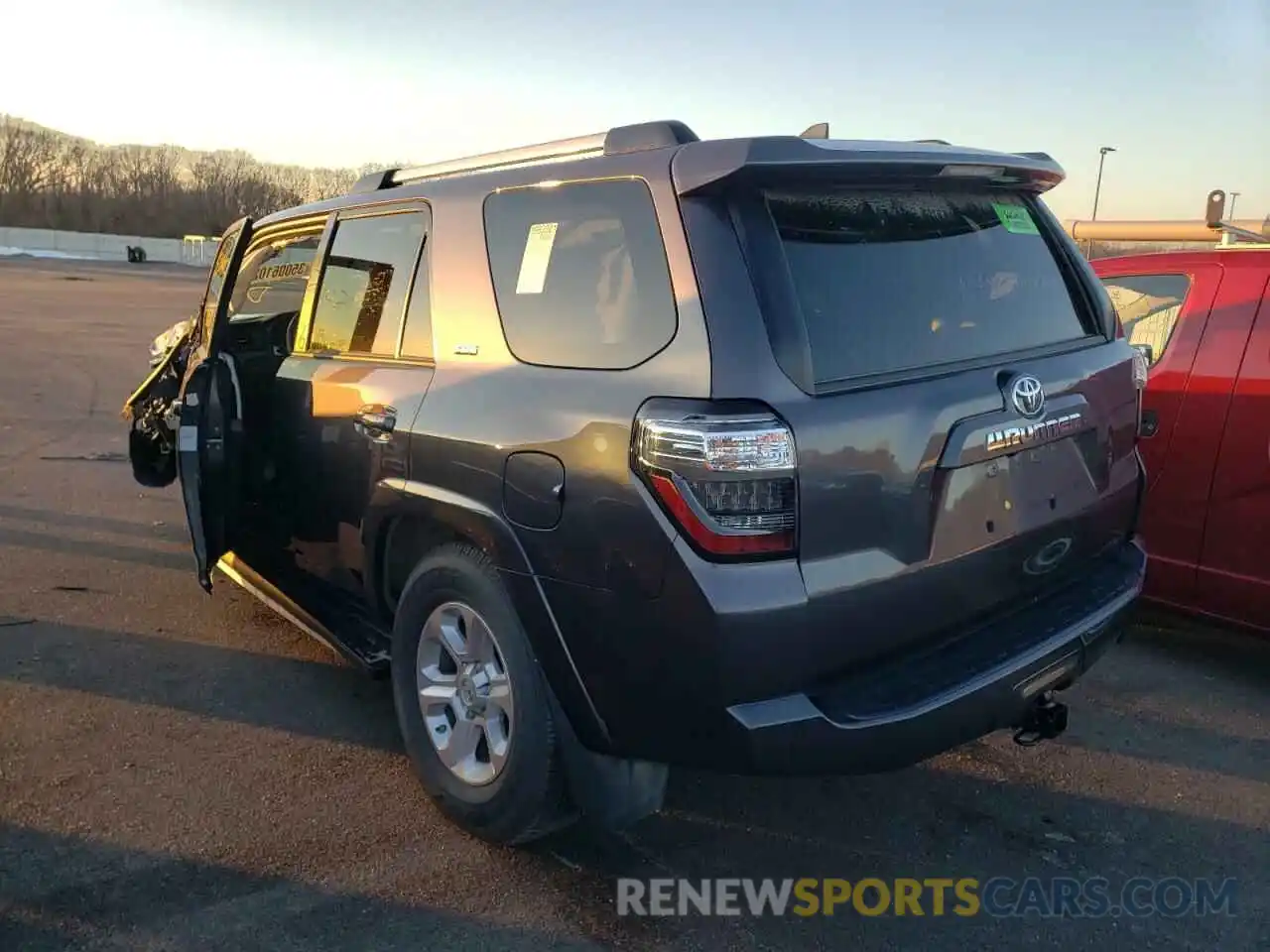 3 Photograph of a damaged car JTEMU5JR1M5907697 TOYOTA 4RUNNER 2021