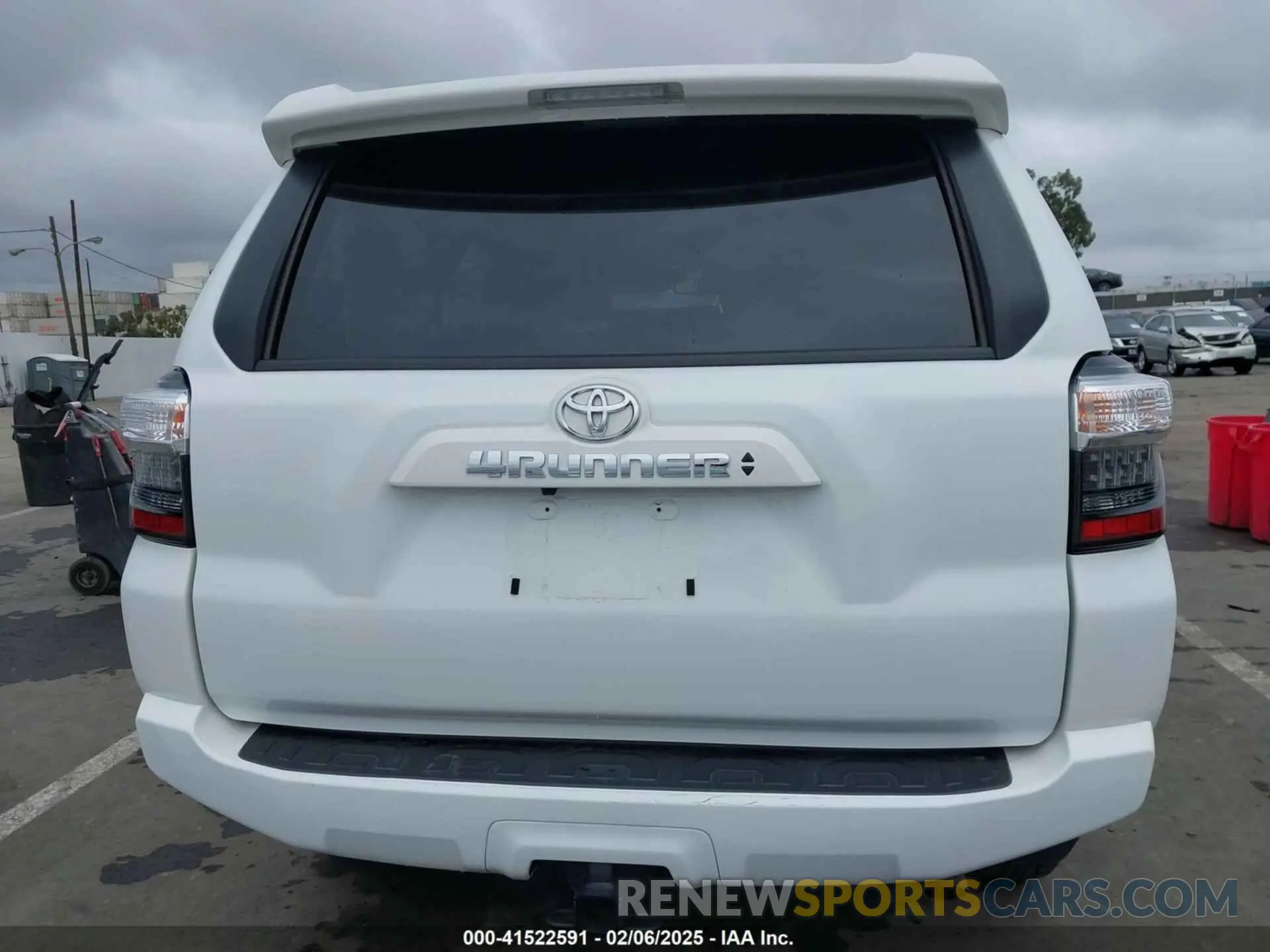 16 Photograph of a damaged car JTEMU5JR1M5924256 TOYOTA 4RUNNER 2021