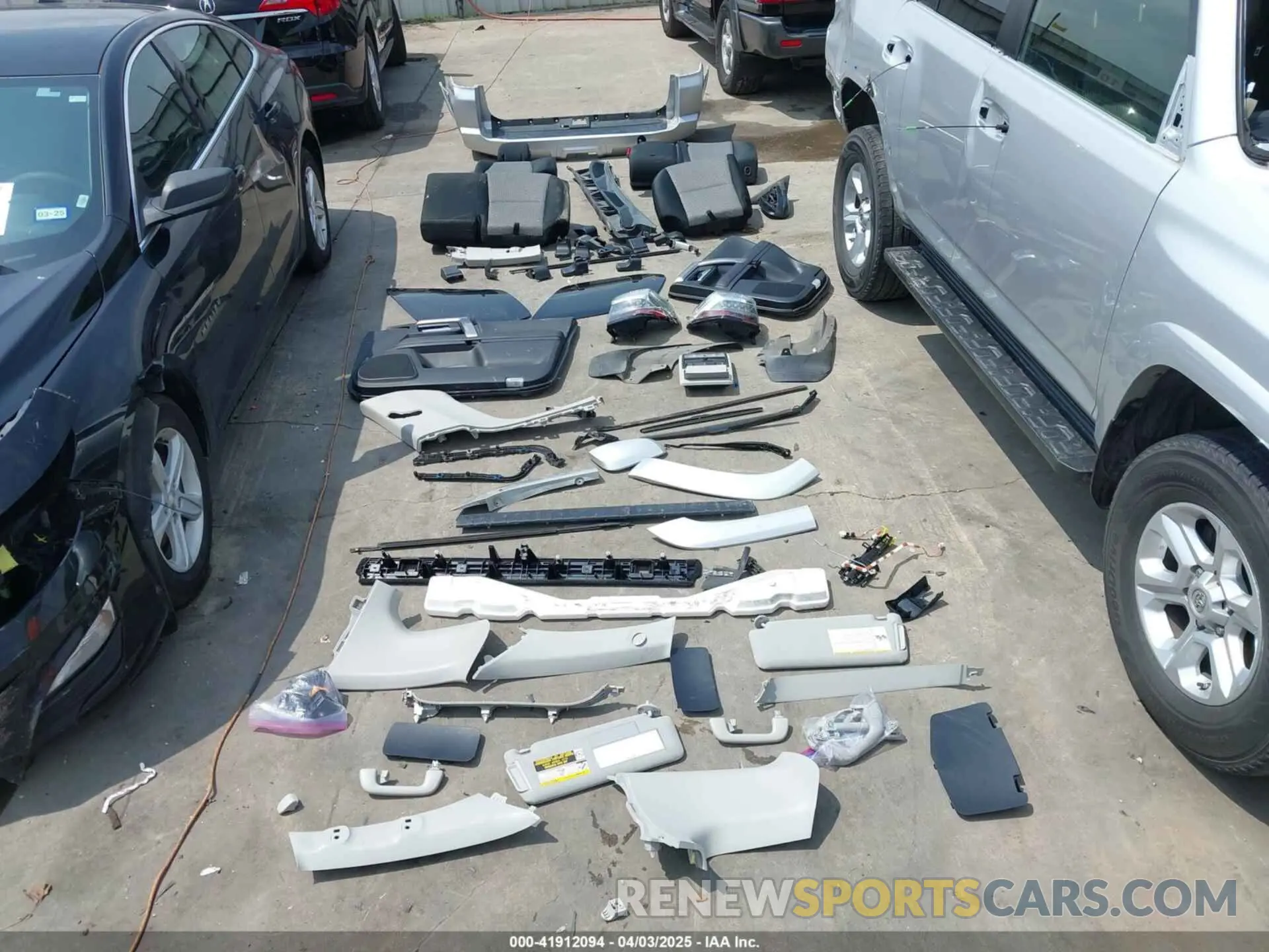 12 Photograph of a damaged car JTEMU5JR1M5929960 TOYOTA 4RUNNER 2021