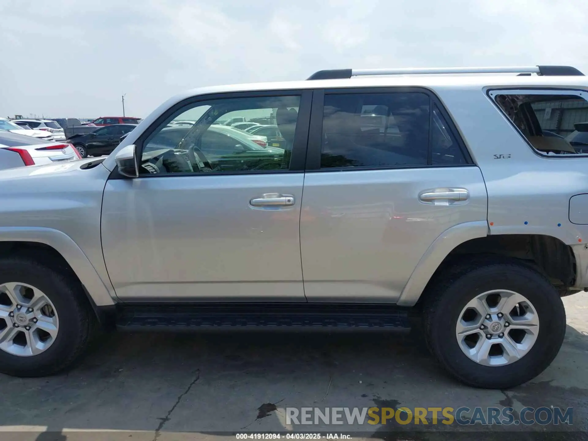 15 Photograph of a damaged car JTEMU5JR1M5929960 TOYOTA 4RUNNER 2021