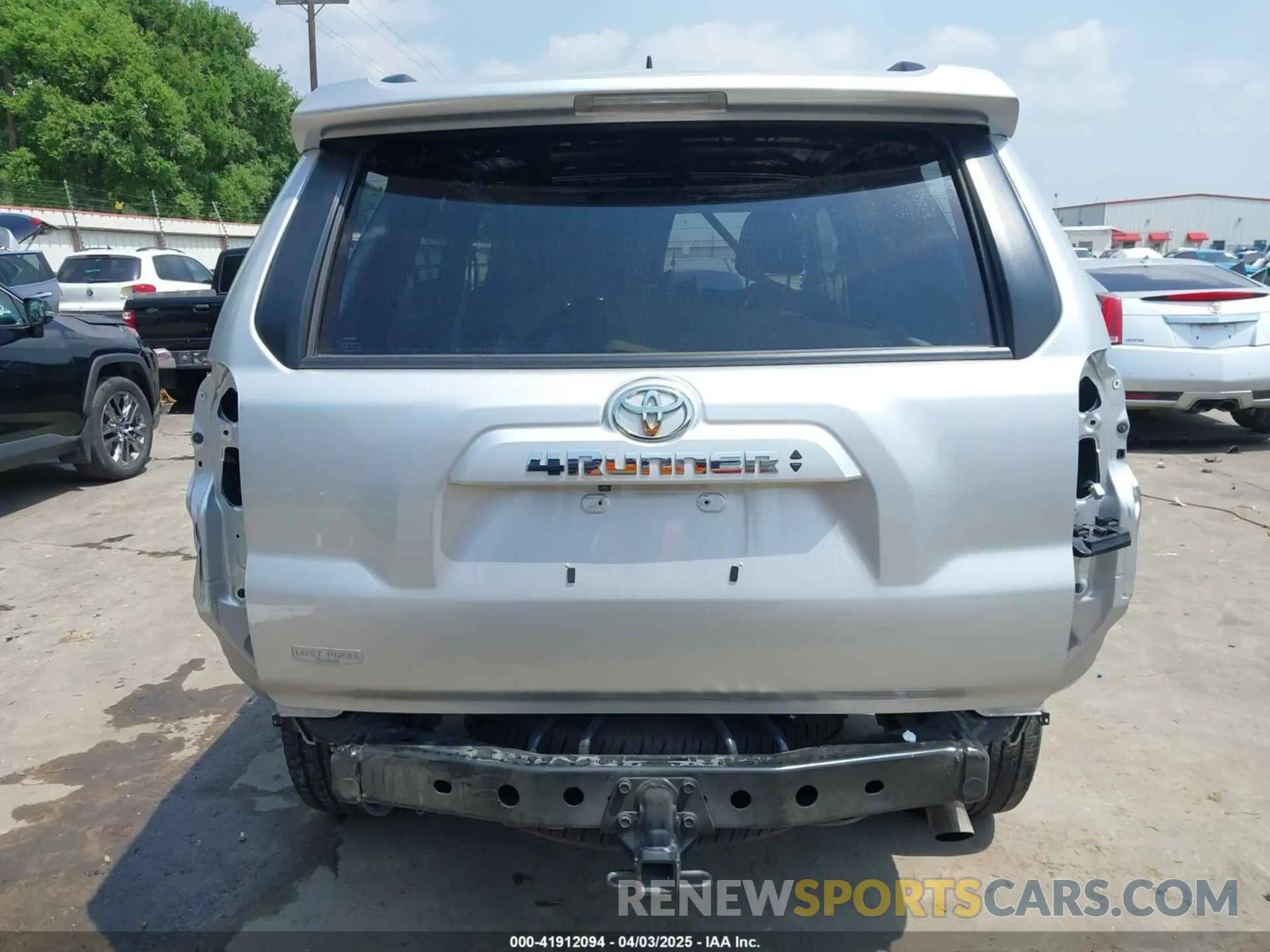 17 Photograph of a damaged car JTEMU5JR1M5929960 TOYOTA 4RUNNER 2021