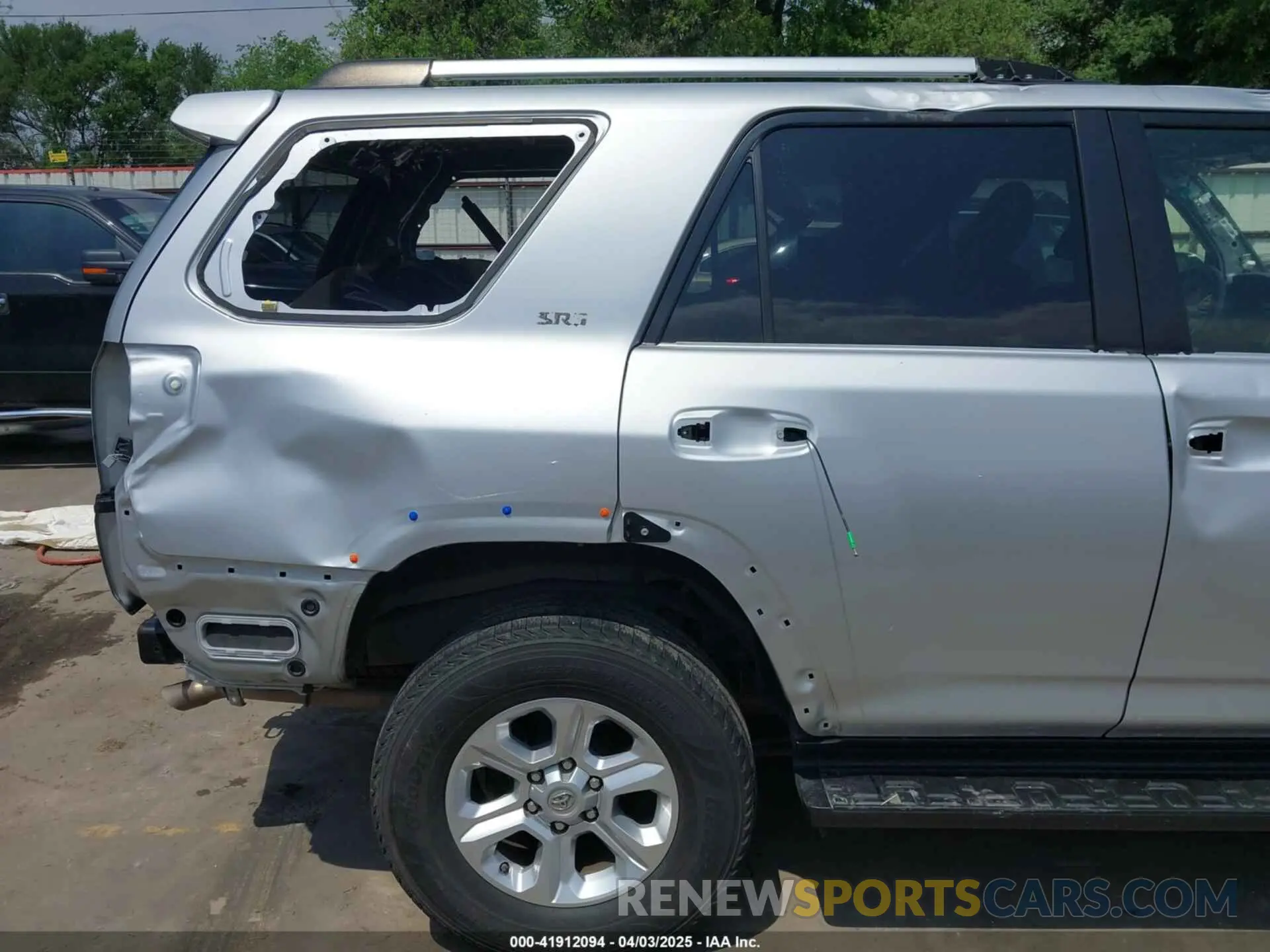 20 Photograph of a damaged car JTEMU5JR1M5929960 TOYOTA 4RUNNER 2021