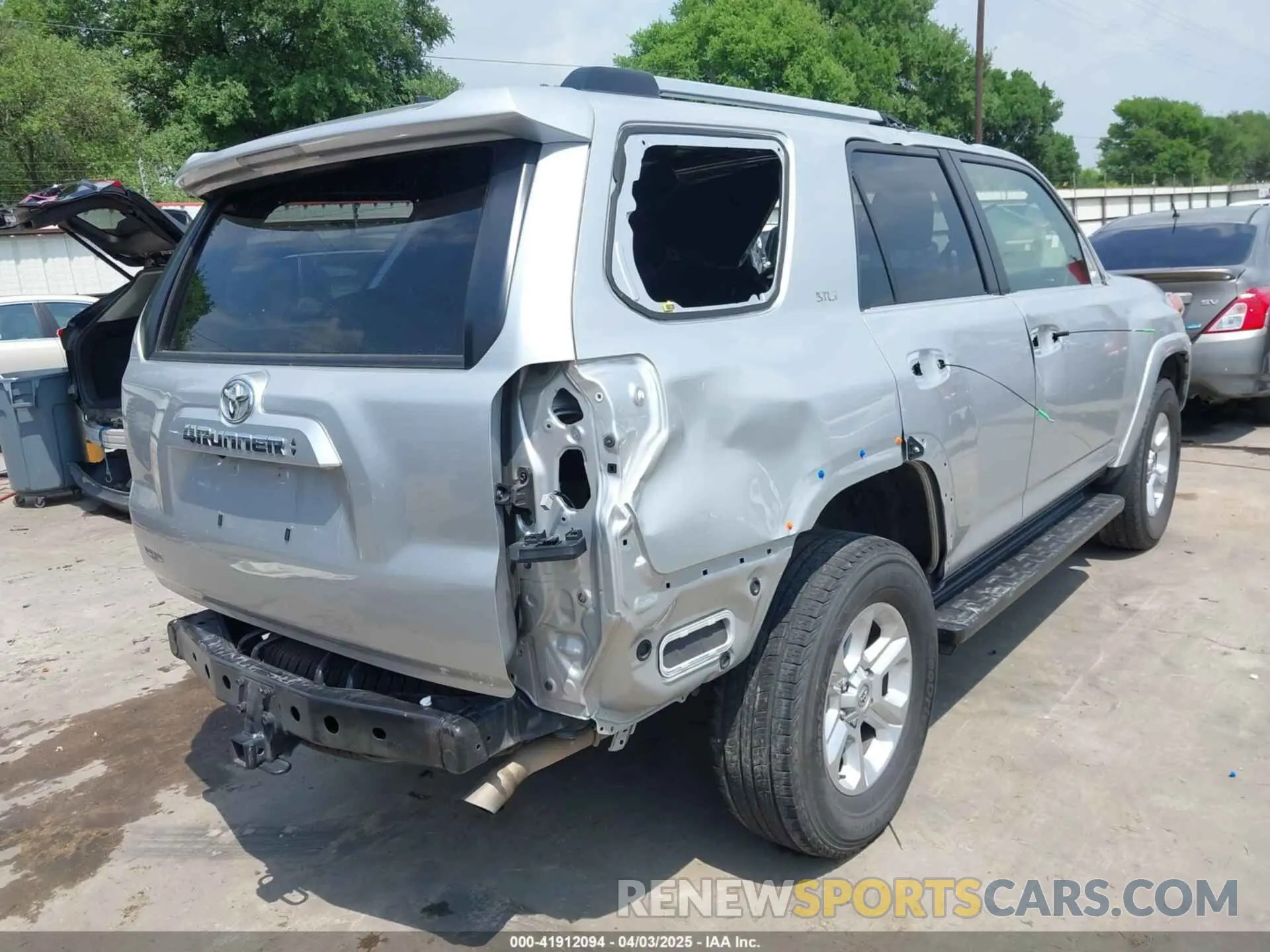 6 Photograph of a damaged car JTEMU5JR1M5929960 TOYOTA 4RUNNER 2021