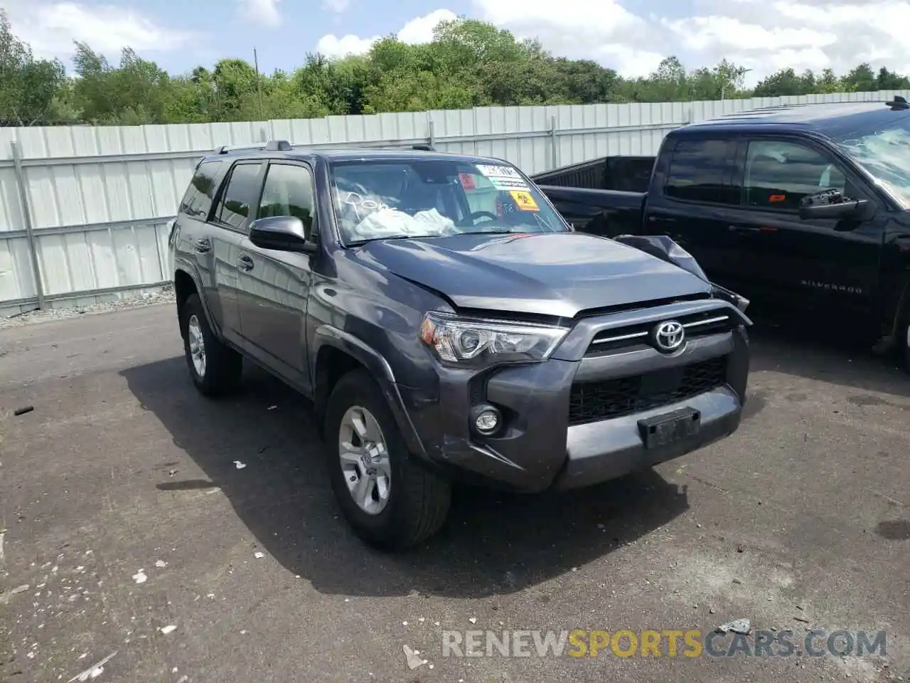 1 Photograph of a damaged car JTEMU5JR2M5855755 TOYOTA 4RUNNER 2021