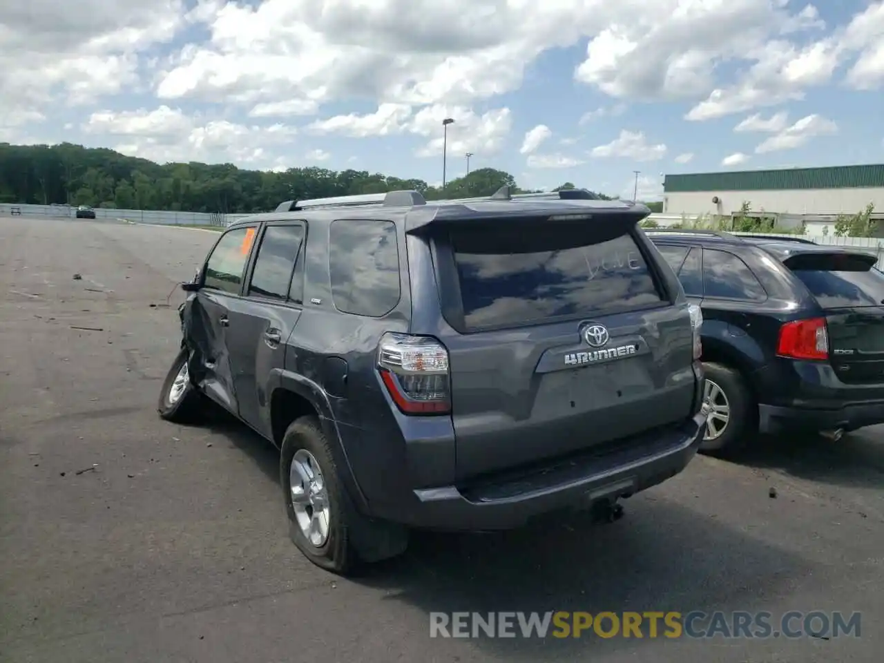 3 Photograph of a damaged car JTEMU5JR2M5855755 TOYOTA 4RUNNER 2021