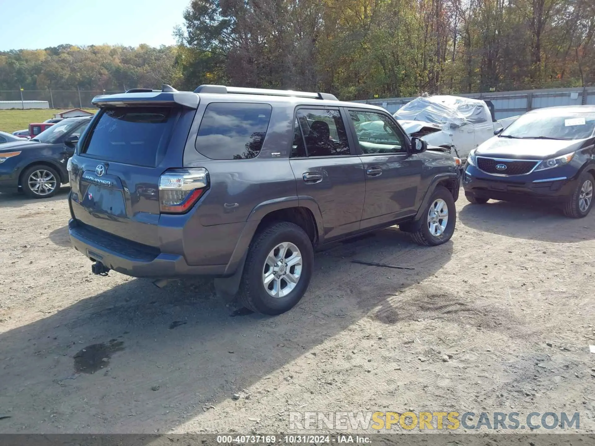 4 Photograph of a damaged car JTEMU5JR2M5947822 TOYOTA 4RUNNER 2021