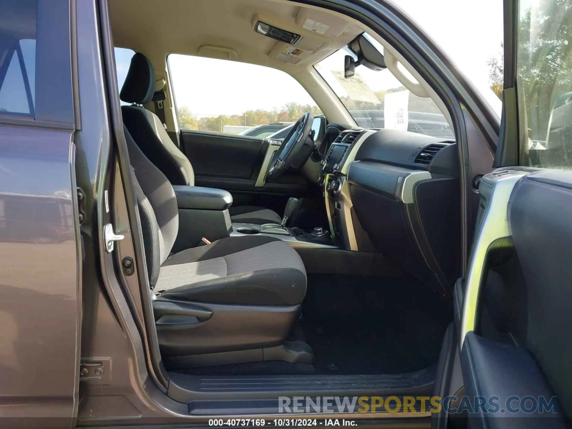 5 Photograph of a damaged car JTEMU5JR2M5947822 TOYOTA 4RUNNER 2021