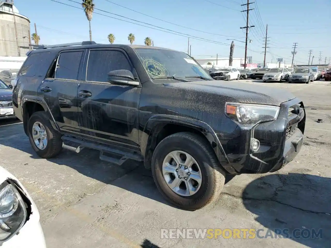 4 Photograph of a damaged car JTEMU5JR2M5960974 TOYOTA 4RUNNER 2021