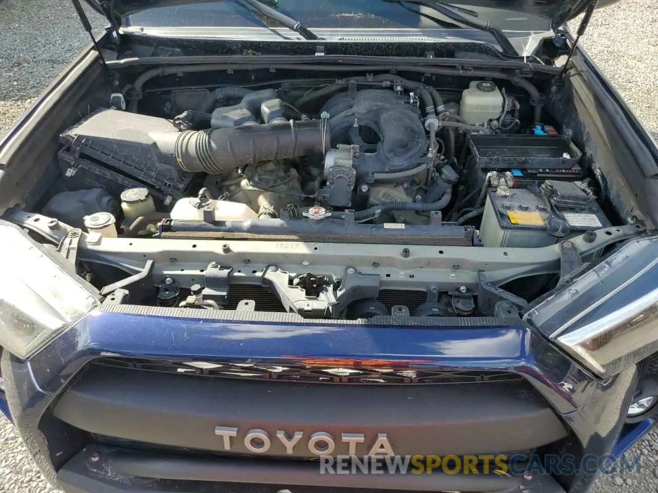 12 Photograph of a damaged car JTEMU5JR3M5942869 TOYOTA 4RUNNER 2021