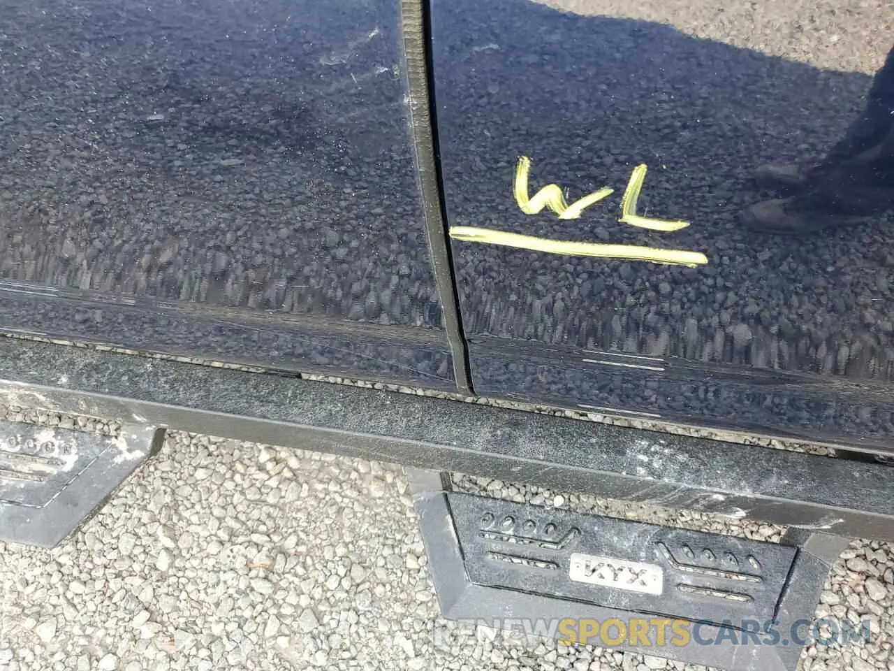 13 Photograph of a damaged car JTEMU5JR3M5942869 TOYOTA 4RUNNER 2021