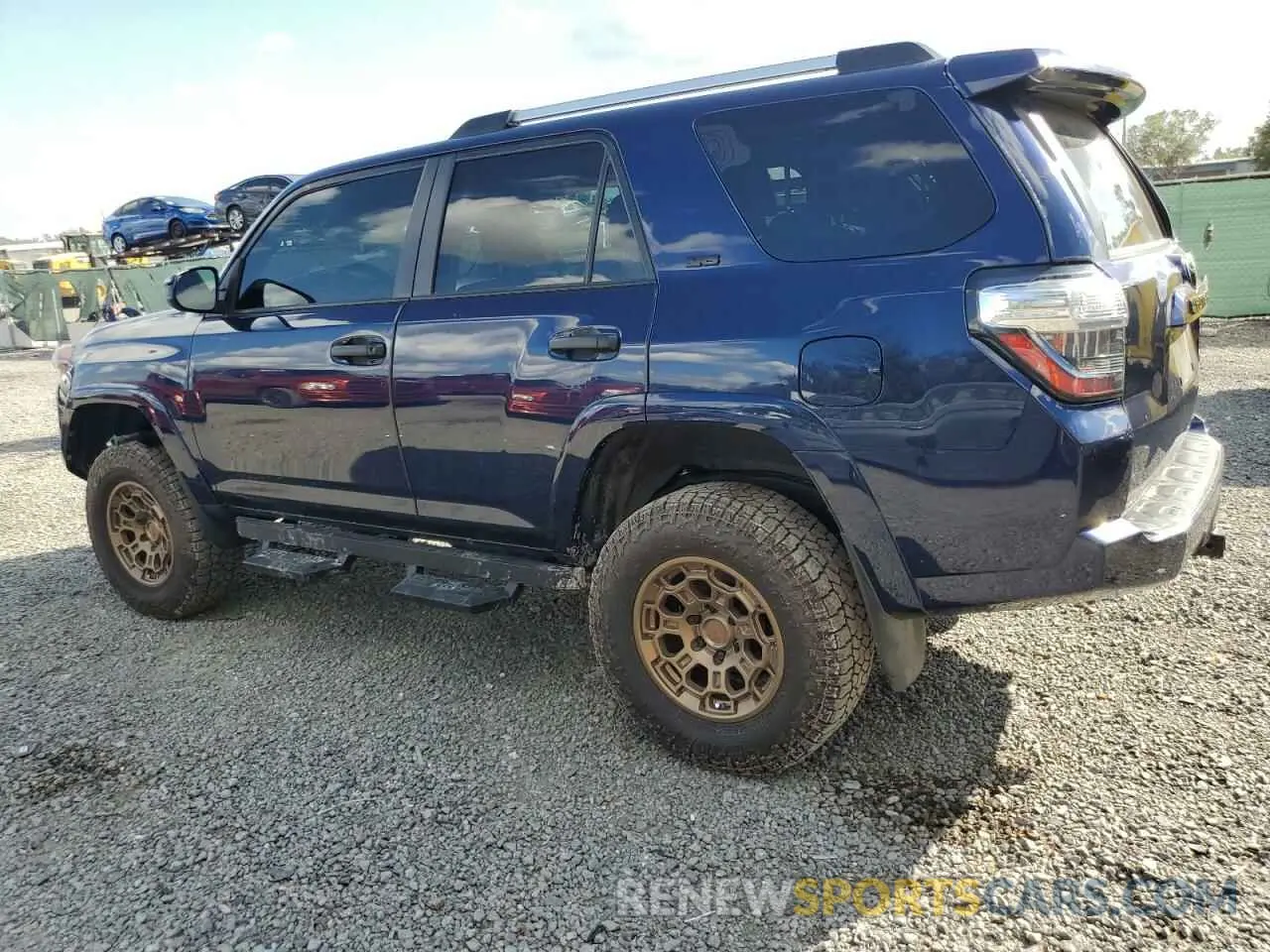 2 Photograph of a damaged car JTEMU5JR3M5942869 TOYOTA 4RUNNER 2021