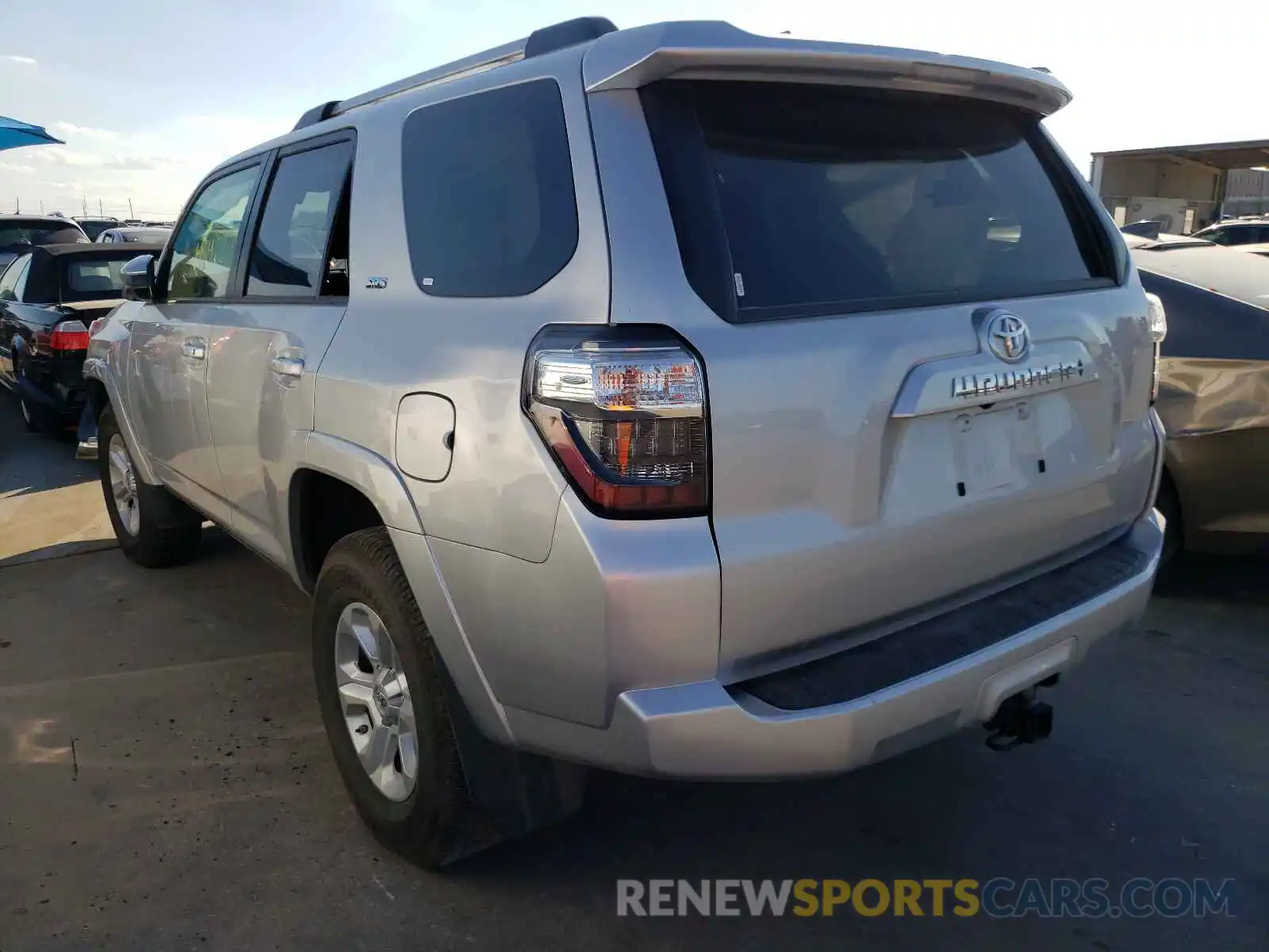 3 Photograph of a damaged car JTEMU5JR4M5928995 TOYOTA 4RUNNER 2021