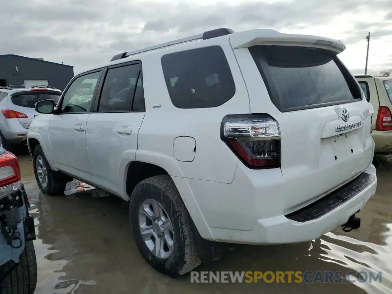 2 Photograph of a damaged car JTEMU5JR4M5933792 TOYOTA 4RUNNER 2021