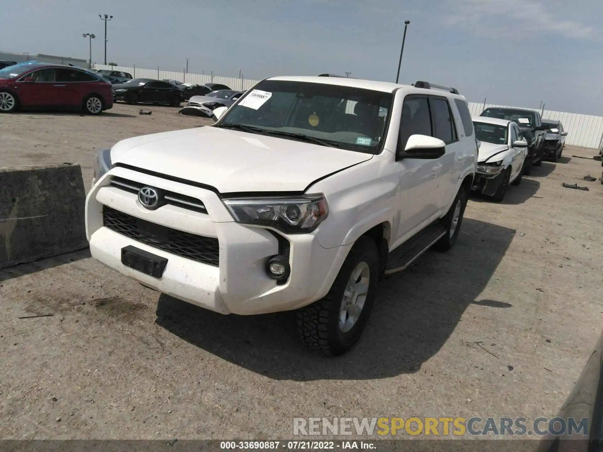 2 Photograph of a damaged car JTEMU5JR5M5862666 TOYOTA 4RUNNER 2021