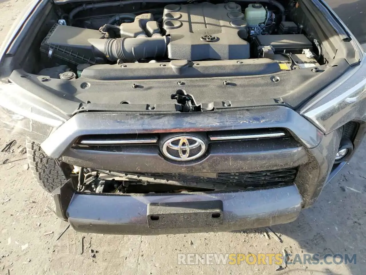 12 Photograph of a damaged car JTEMU5JR5M5909792 TOYOTA 4RUNNER 2021