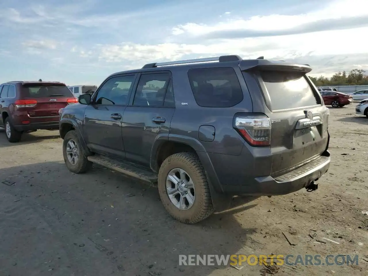 2 Photograph of a damaged car JTEMU5JR5M5909792 TOYOTA 4RUNNER 2021