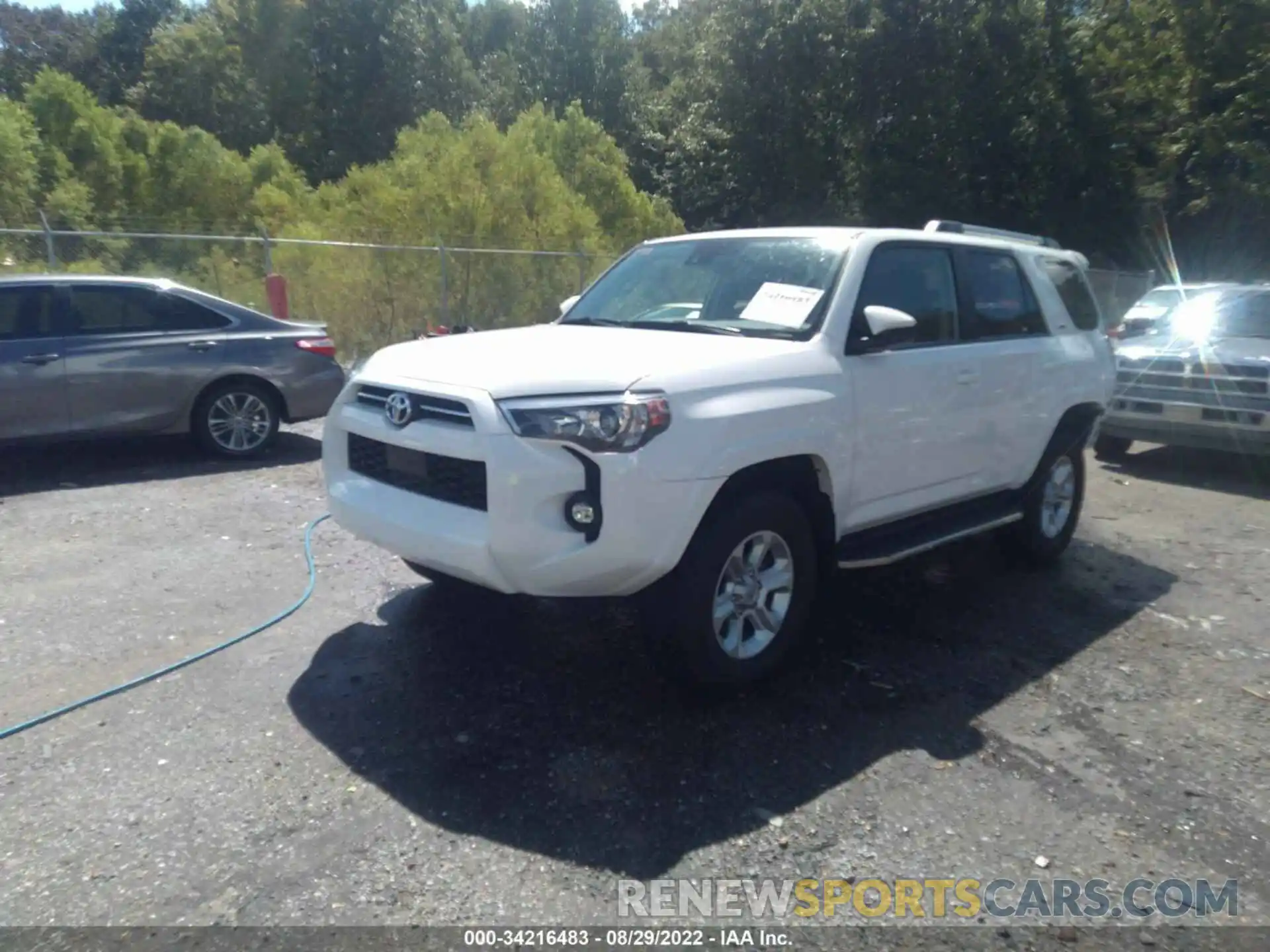 2 Photograph of a damaged car JTEMU5JR5M5940041 TOYOTA 4RUNNER 2021