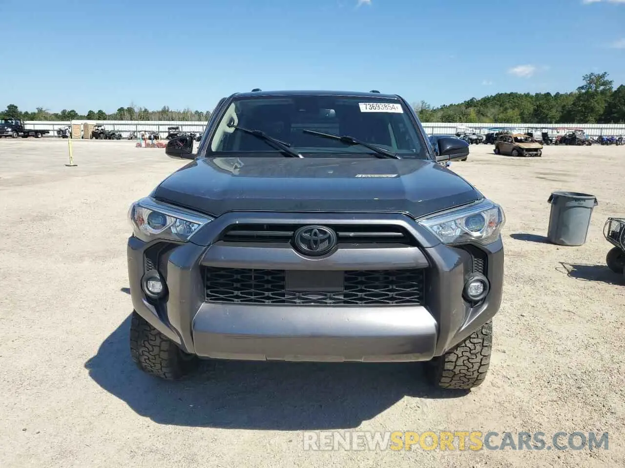5 Photograph of a damaged car JTEMU5JR5M5949211 TOYOTA 4RUNNER 2021