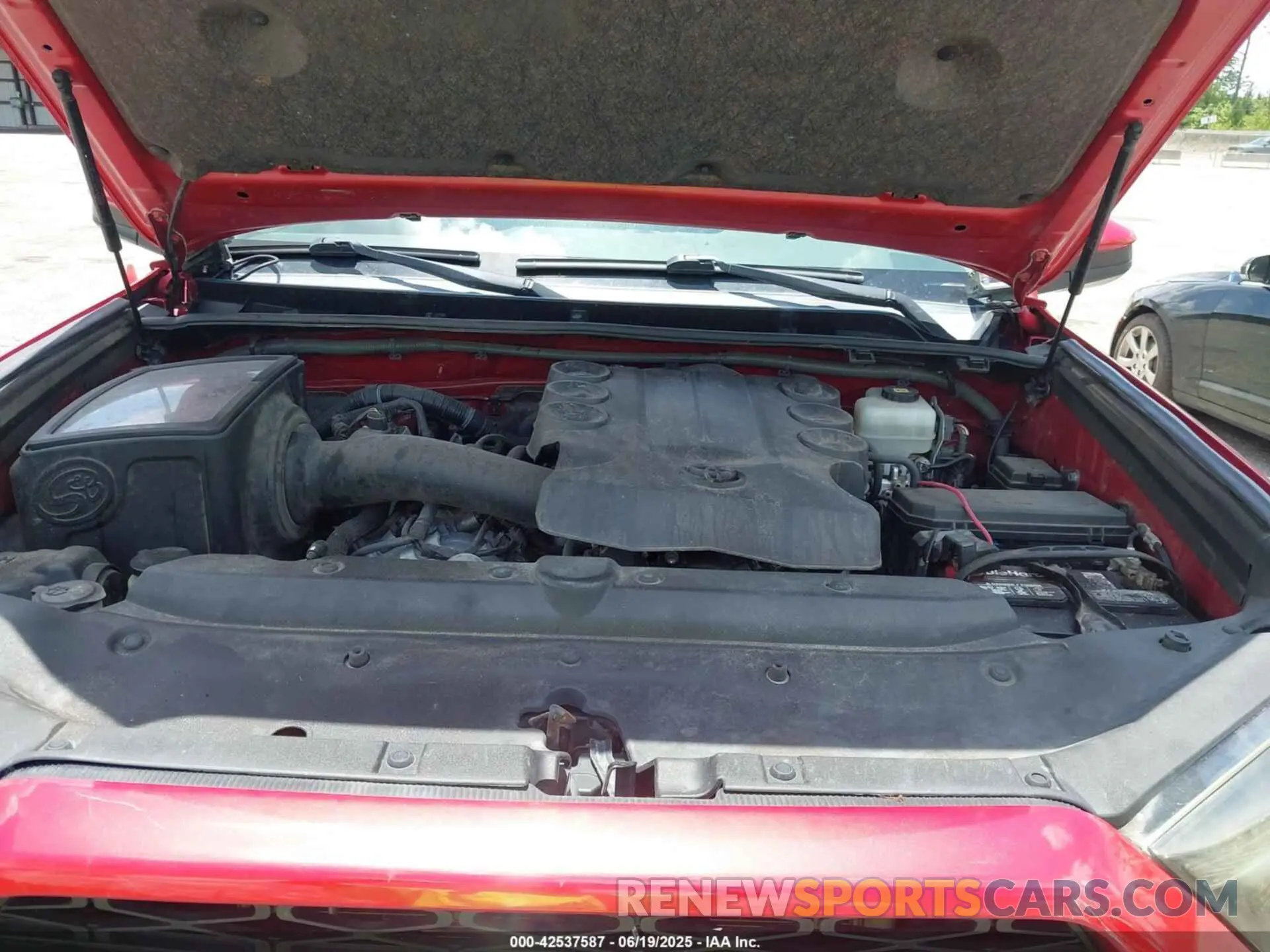 10 Photograph of a damaged car JTEMU5JR6M5854320 TOYOTA 4RUNNER 2021
