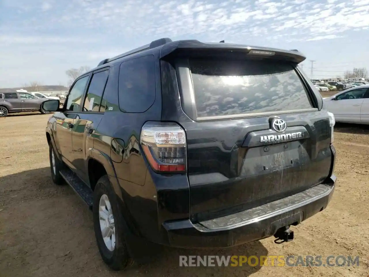 3 Photograph of a damaged car JTEMU5JR6M5908814 TOYOTA 4RUNNER 2021