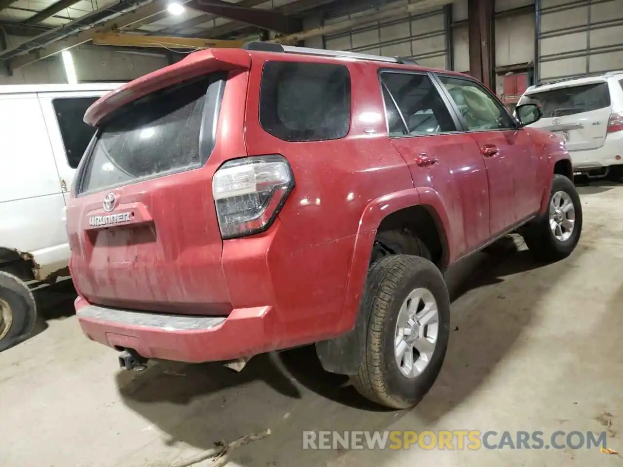 4 Photograph of a damaged car JTEMU5JR7M5855234 TOYOTA 4RUNNER 2021