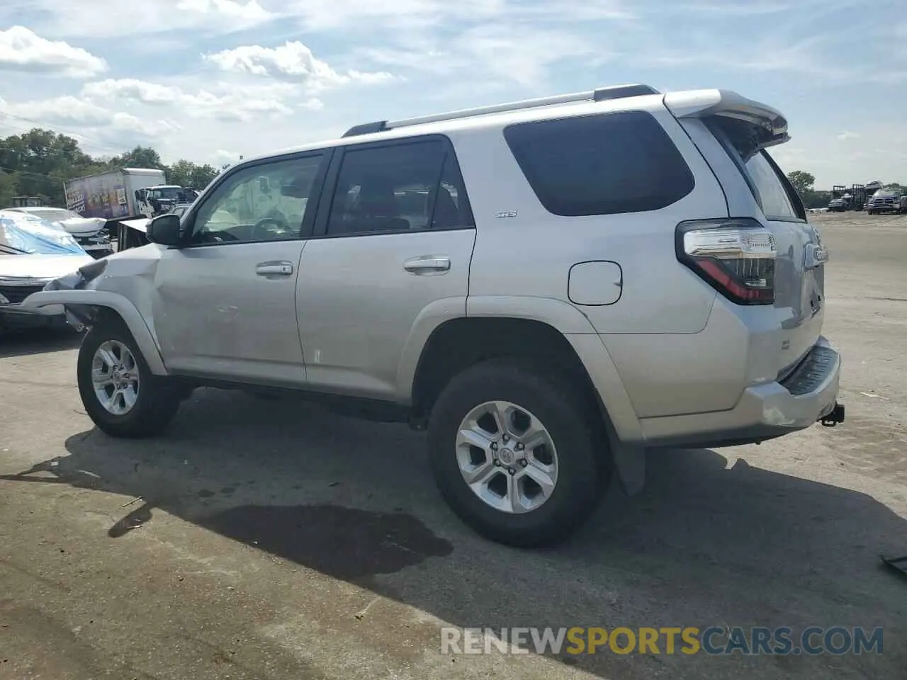 2 Photograph of a damaged car JTEMU5JR7M5875385 TOYOTA 4RUNNER 2021