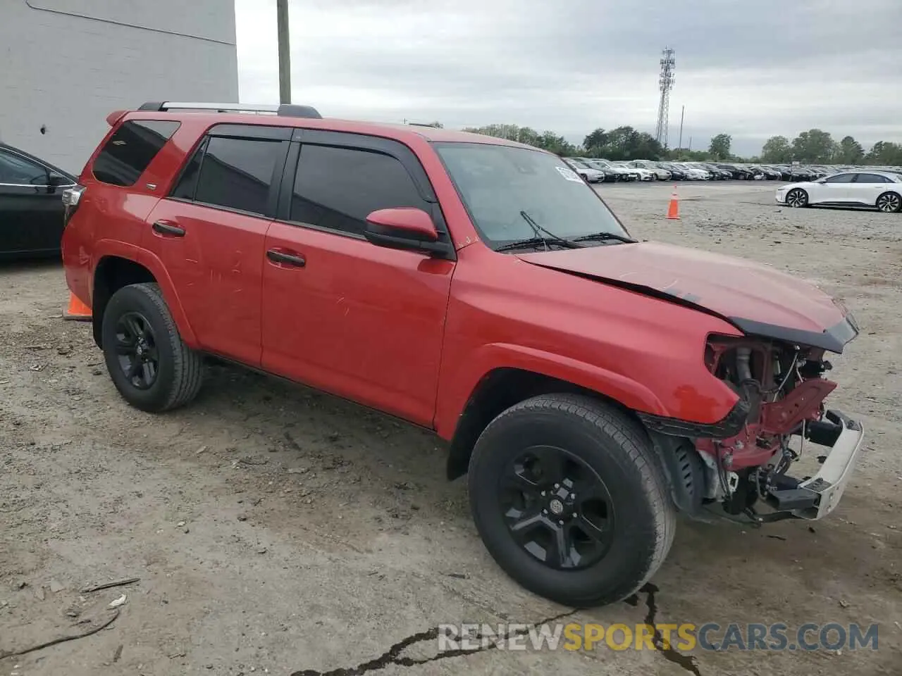 4 Photograph of a damaged car JTEMU5JR7M5933513 TOYOTA 4RUNNER 2021