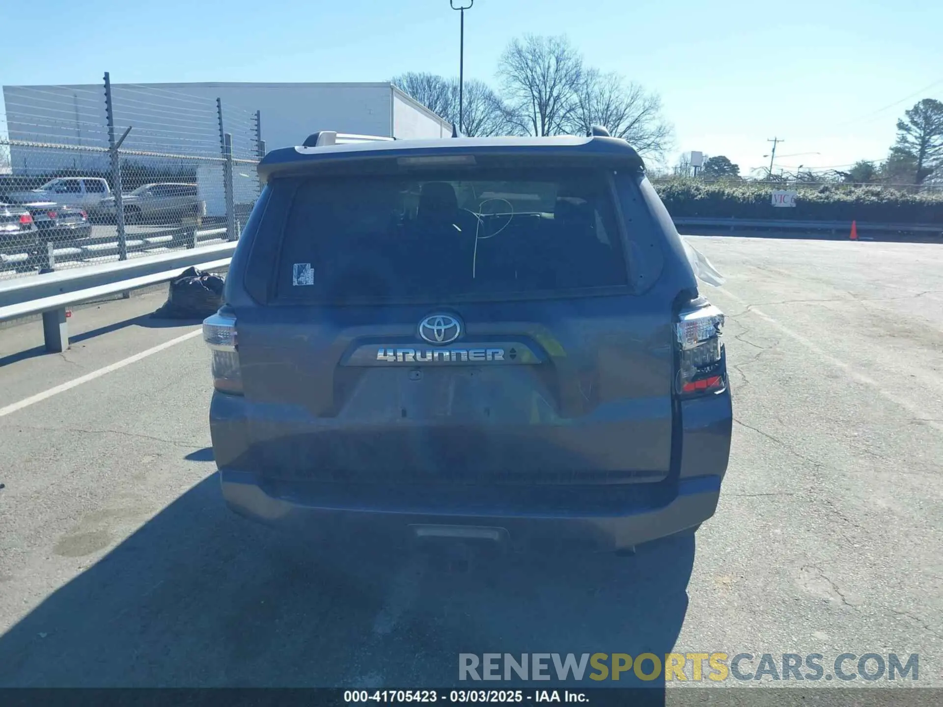 15 Photograph of a damaged car JTEMU5JR7M5953230 TOYOTA 4RUNNER 2021
