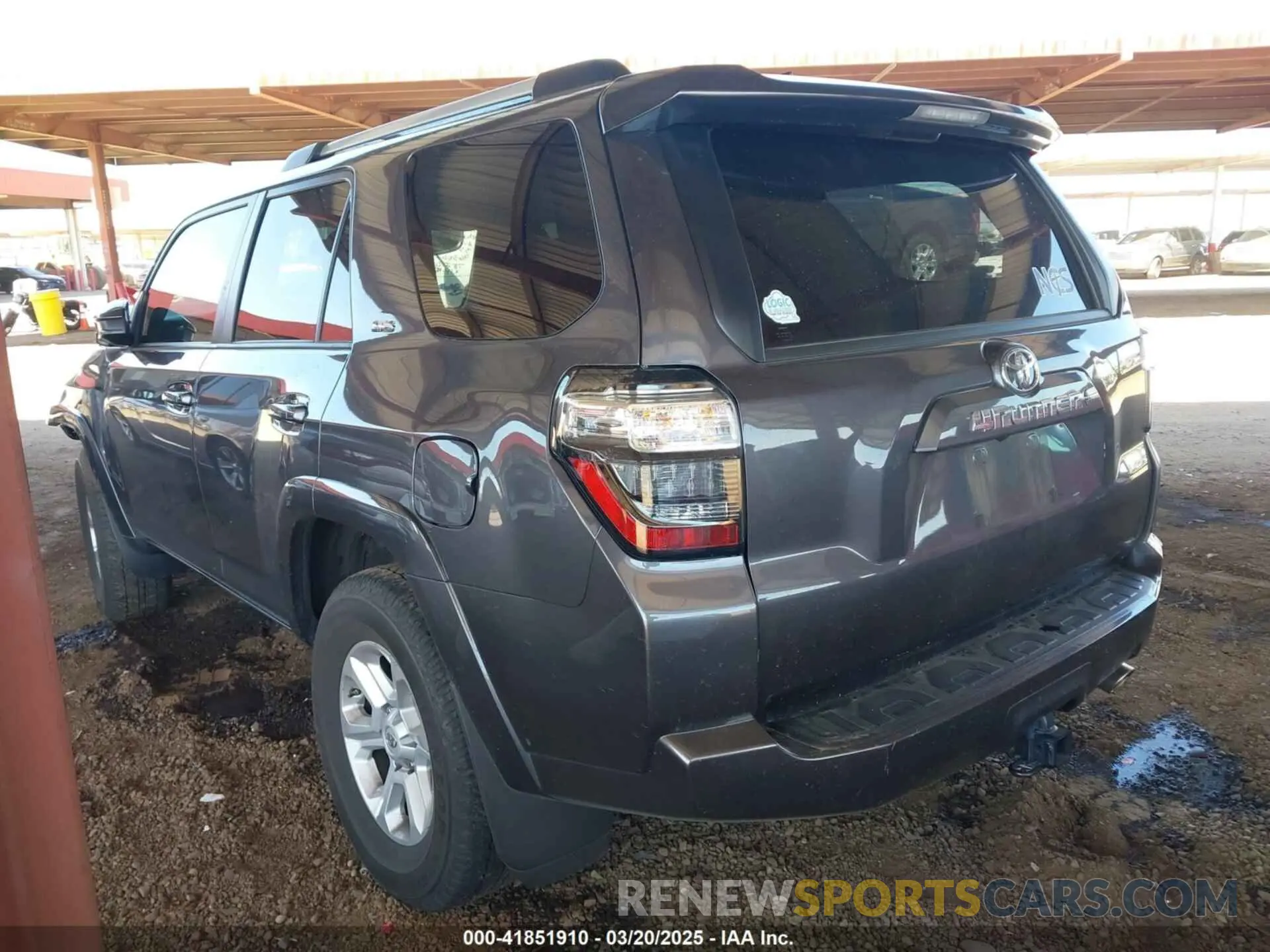 3 Photograph of a damaged car JTEMU5JR7M5963062 TOYOTA 4RUNNER 2021