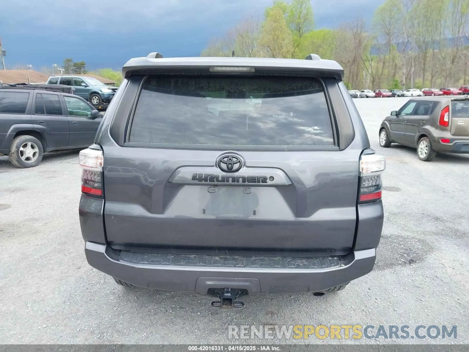 16 Photograph of a damaged car JTEMU5JR8M5855842 TOYOTA 4RUNNER 2021