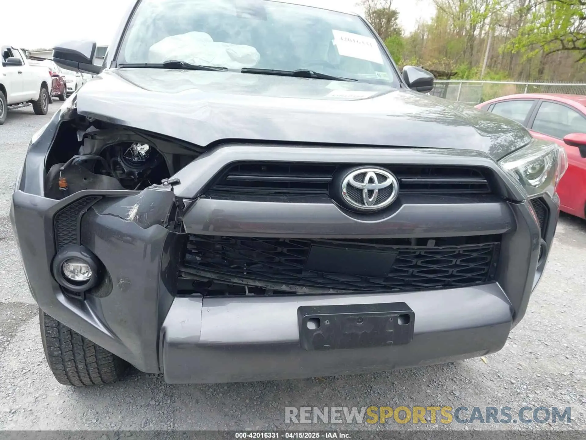 17 Photograph of a damaged car JTEMU5JR8M5855842 TOYOTA 4RUNNER 2021