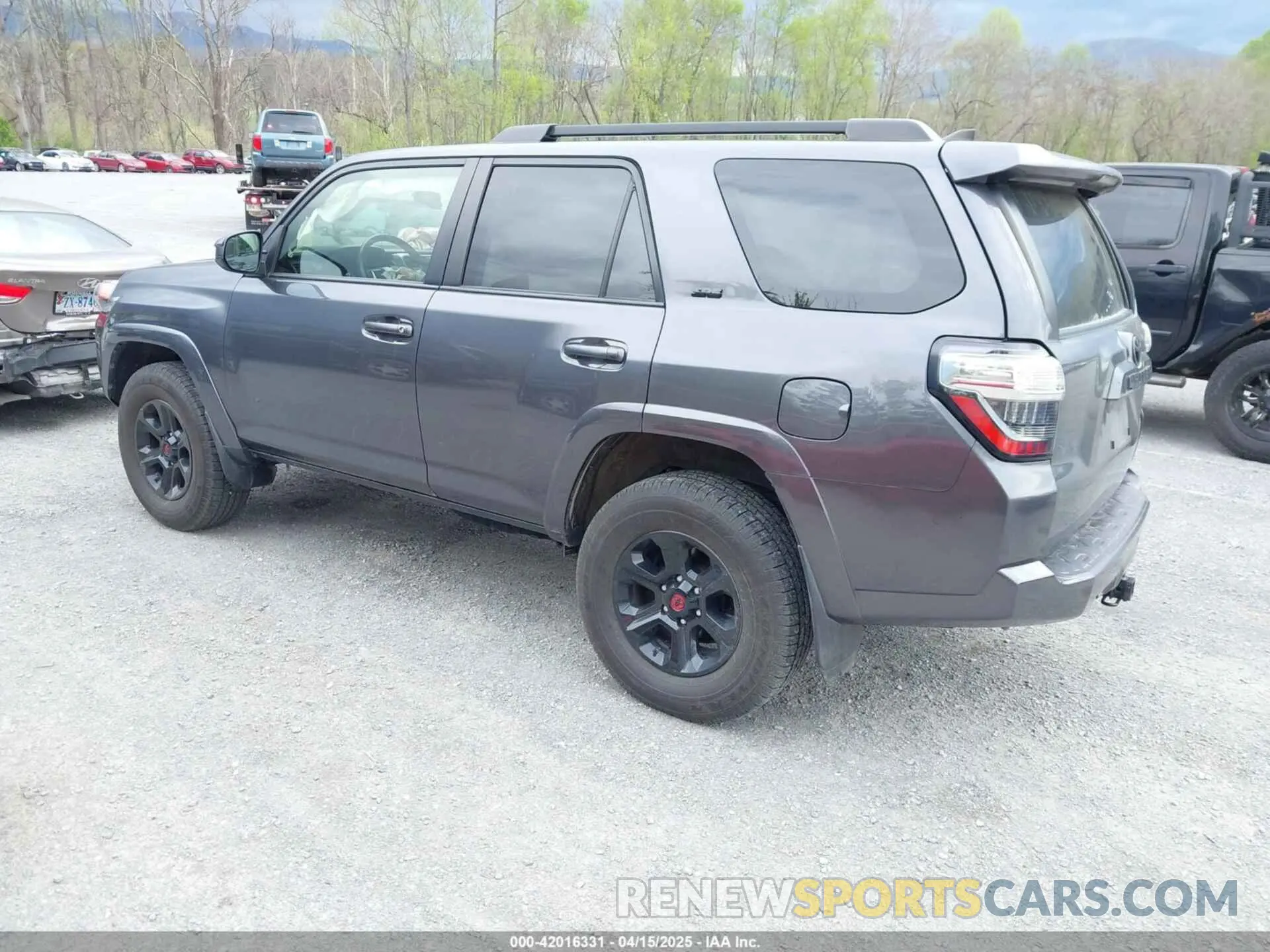 3 Photograph of a damaged car JTEMU5JR8M5855842 TOYOTA 4RUNNER 2021