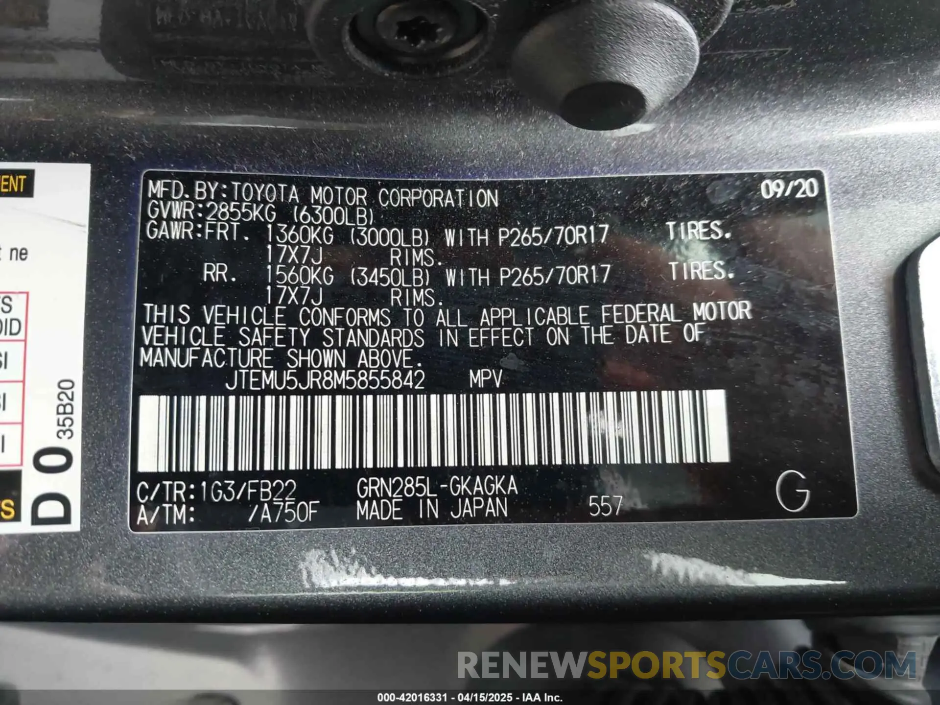 9 Photograph of a damaged car JTEMU5JR8M5855842 TOYOTA 4RUNNER 2021