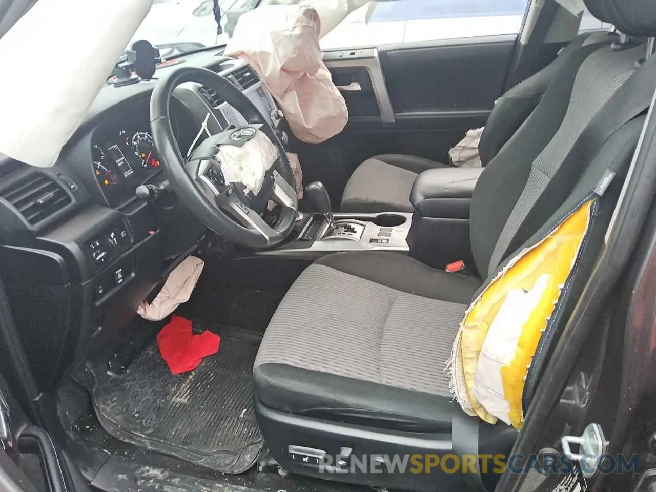 7 Photograph of a damaged car JTEMU5JR8M5866355 TOYOTA 4RUNNER 2021