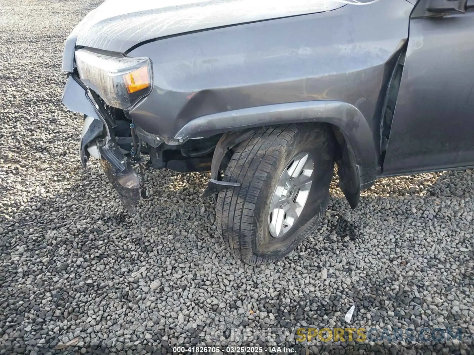 6 Photograph of a damaged car JTEMU5JR8M5878358 TOYOTA 4RUNNER 2021