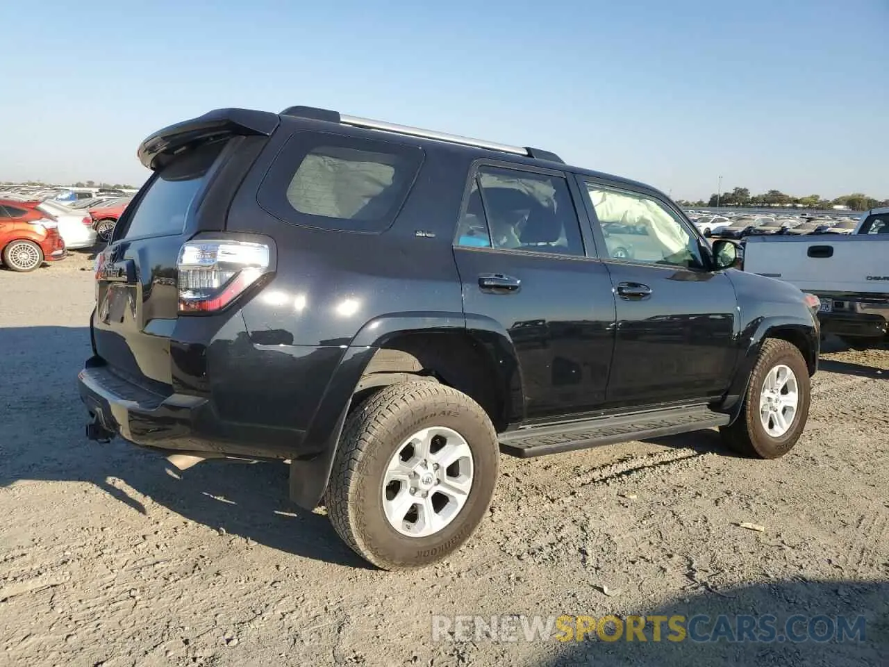 3 Photograph of a damaged car JTEMU5JR8M5905395 TOYOTA 4RUNNER 2021