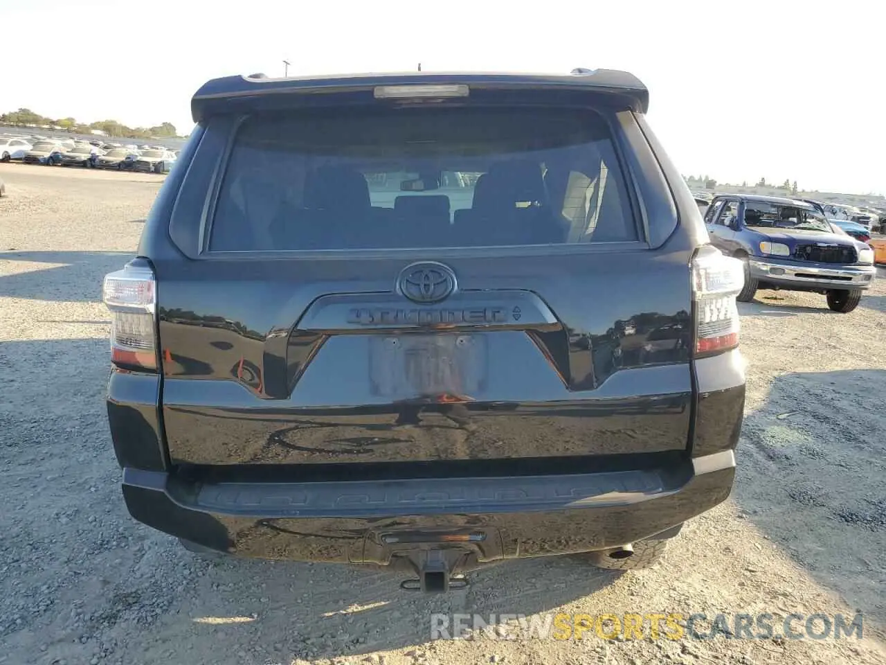 6 Photograph of a damaged car JTEMU5JR8M5905395 TOYOTA 4RUNNER 2021