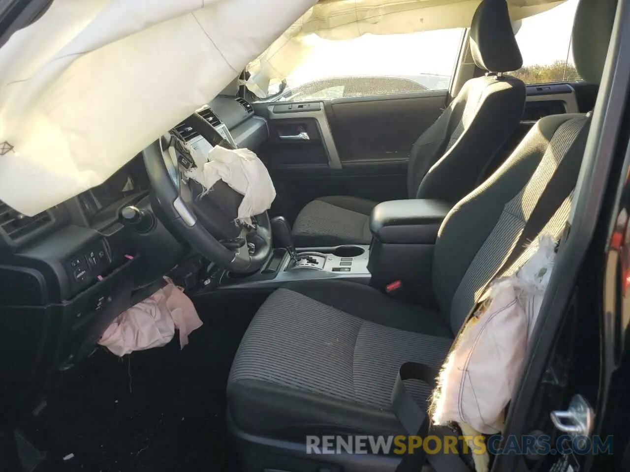 7 Photograph of a damaged car JTEMU5JR8M5905395 TOYOTA 4RUNNER 2021