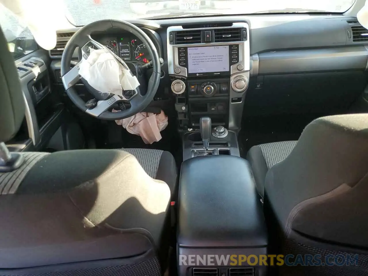 8 Photograph of a damaged car JTEMU5JR8M5905395 TOYOTA 4RUNNER 2021