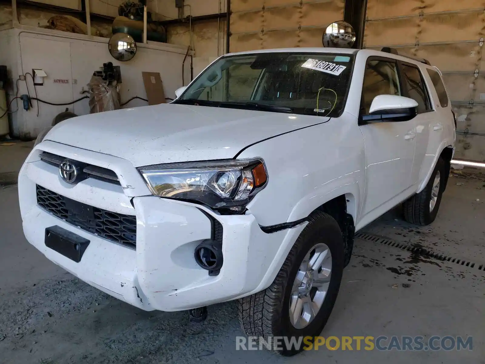 2 Photograph of a damaged car JTEMU5JR8M5919572 TOYOTA 4RUNNER 2021